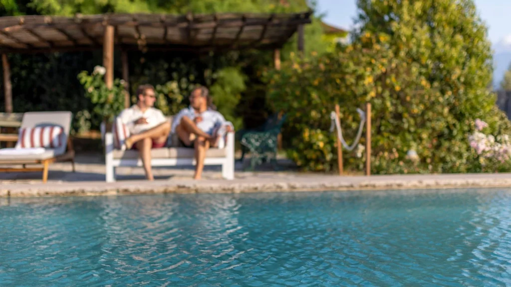 Relax a bordo piscina presso Le Sorbelle d’Orcia
